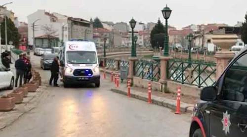 Eskişehir'de genç kadın Porsuk'a düştü!