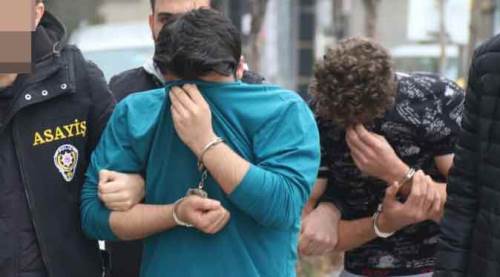 Eskişehir'de genç kızı başından vurup öldürdü