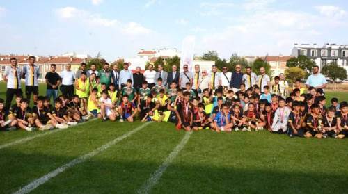 Eskişehir'de genç sporcular Zafer Kupası için ter döktü