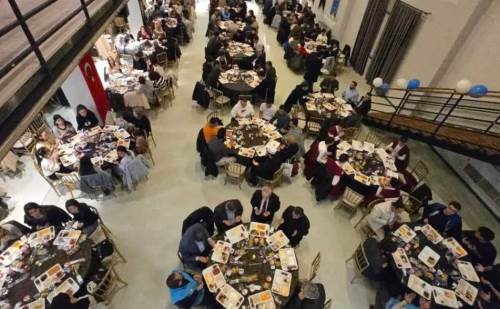 Eskişehir’de gençler Ramazan sofrasında buluştu