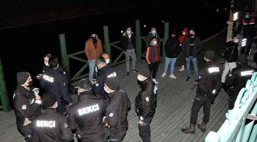 Eskişehir'de gençlerin o hareketine polis müdahalesi