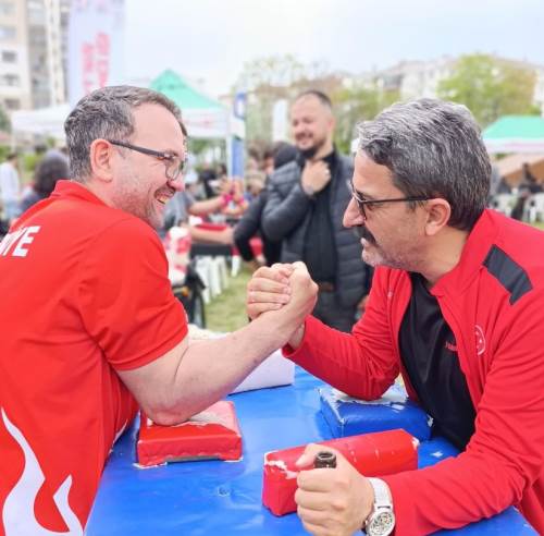 Eskişehir’de gençlik şöleni coşkusu Millet Bahçesi’ni sardı