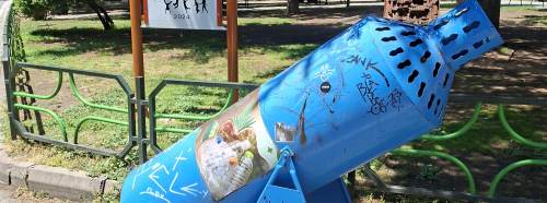 Eskişehir'de geri dönüşüm kumbarası grafitilerin hedefi oldu
