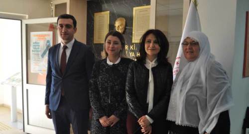 Eskişehir'de gezerek her kadına anlatıyor! 