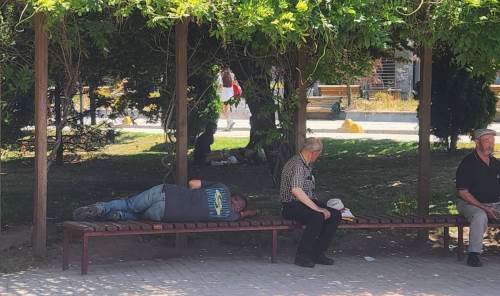 Eskişehir'de gölge yerler bir bir kapılıyor!