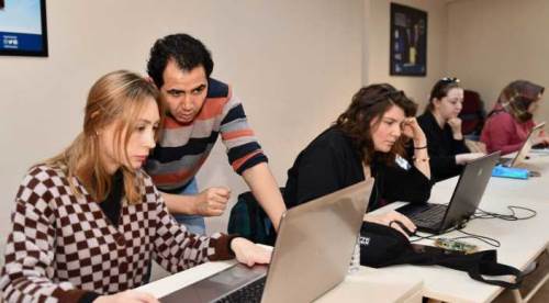 Eskişehir'de gönüllü eğitmen aranıyor: Başvurular başladı!