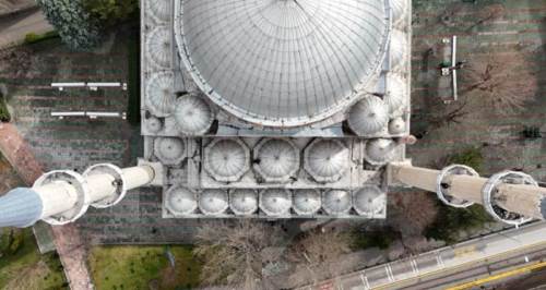 Eskişehir'de gören bir daha bakacak: 250'ye yakın ampul...