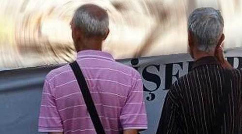 Eskişehir'de gören hipnotize olmuş gibi izliyor