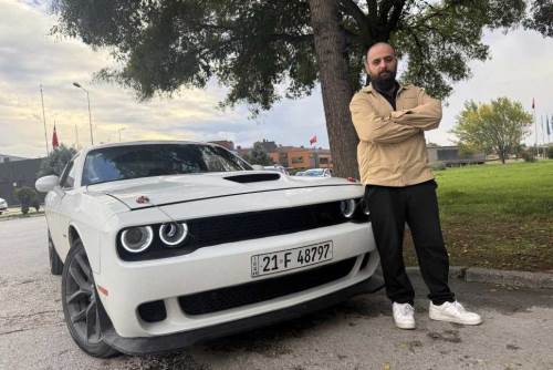 Eskişehir'de gören şaşırıyor: 8 milyonluk otomobile asgari ücretle biniyor!