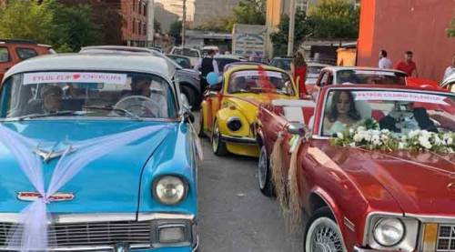 Eskişehir'de görenleri şaşırtan düğün konvoyu