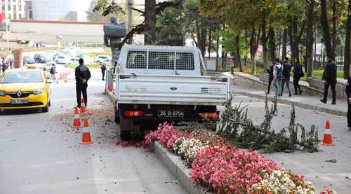 Eskişehir'de görenleri şaşkına çeviren kaza