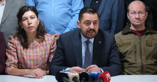 Eskişehir'de görevden uzaklaştırılan polis memuruna İYİ Parti'den destek