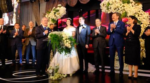 Eskişehir'de görkemli düğüne geniş katılım!