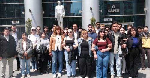 Eskişehir'de gözaltına alınan gençlere desteğe gittiler!