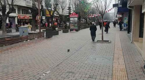 Eskişehir'de güneş de gitti, kalabalık da...