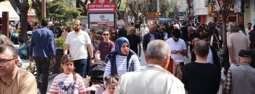 Eskişehir'de güneşi gören dışarı çıktı: Hamamyolu doldu taştı!
