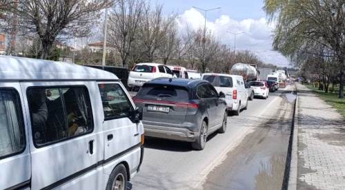 Eskişehir’de hafta sonu trafiği kilitlendi: Çevreyolu’nda uzun araç kuyrukları