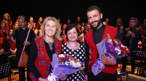 Eskişehir'de Halk Merkezleri Korosu'nun yıl sonu konseri