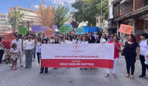 Eskişehir'de Halk Sağlığı Haftası "sağlıkla kal" yürüyüşü ile başladı