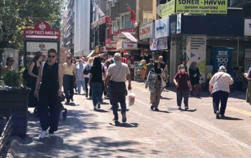 Eskişehir'de Hamamyolu sıcağa rağmen tıklım tıklım