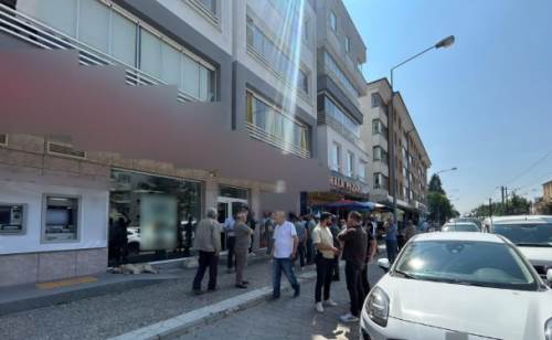 Eskişehir'de hareketli anlar: Pompalı tüfekle bankayı girdi