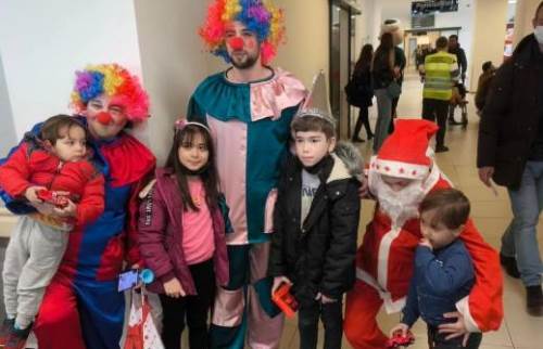 Eskişehir'de hastanelere paketlerle gittiler: Yüzler güldü...