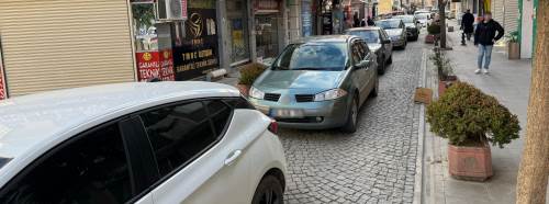 Eskişehir’de hatalı park nedeniyle trafik felç oldu!