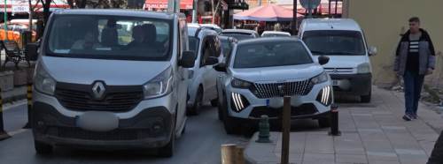 Eskişehir'de hatalı park sorunu bitmiyor: Trafik kitlendi!