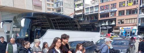 Eskişehir’de hatalı park yaya geçişini engelledi!