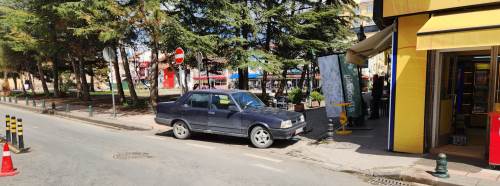 Eskişehir'de hatalı parklar yayaları ve engellileri mağdur ediyor!