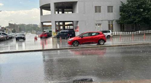 Eskişehir'de hava yağmur ile serinledi