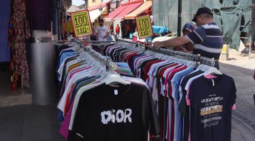 Eskişehir'de havalar ısınınca kıyafet seçimi de değişti