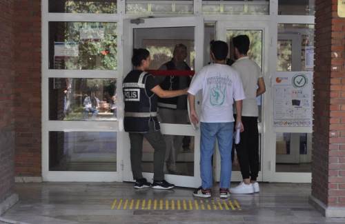 Eskişehir'de hayaller kapıda kaldı: KPSS'ye geç kaldılar...