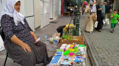 Eskişehir'de her sabah kalkıp bu tezgahı açıyor çünkü...
