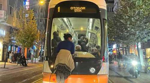 Eskişehir'de herkesin gözü önünde bunu yaptı