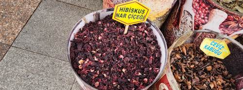 Eskişehir’de hibiskus ve nar çiçeği mutfağın yeni gözdesi oldu