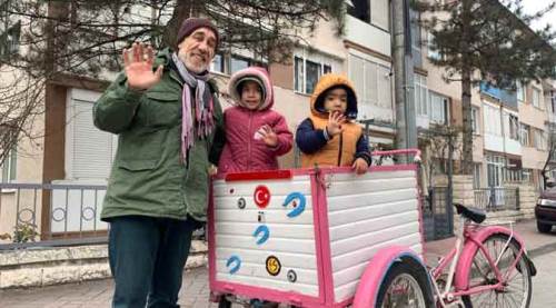 Eskişehir'de hikâyesini duyan gözyaşlarını tutamıyor
