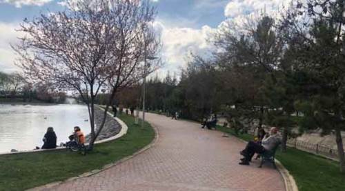 Eskişehir'de ilginç görüntüler! Ne yasak dinlediler, ne "kapalı" uyarısı...