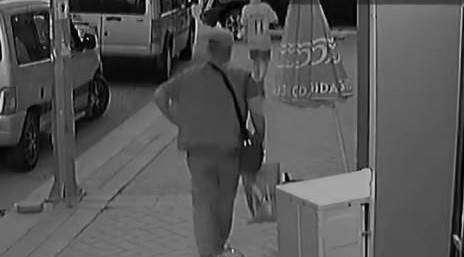 Eskişehir'de ilginç hırsızlık: Kolunun altına sıkıştırıp kaçtı! 