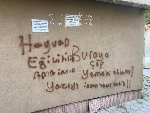 Eskişehir’de ilginç önlem: Duvardaki uyarılar görenleri şaşırttı!