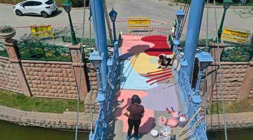 Eskişehir'de ilk kez: Köprü rengarenk...