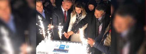 Eskişehir'de ilk seçim sonucu kutlaması Mihalıççık'da