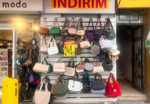 Eskişehir'de indirimli çantalar yok sattı!