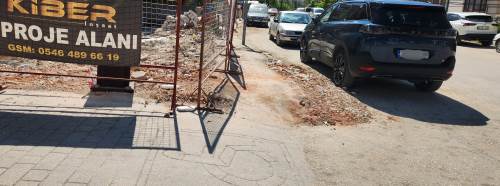 Eskişehir’de inşaat çalışmaları sonrası kaldırımlar kullanılamaz hale geldi