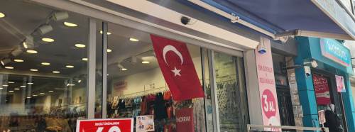 Eskişehir’de iş yerleri Türk bayraklarıyla donatıldı