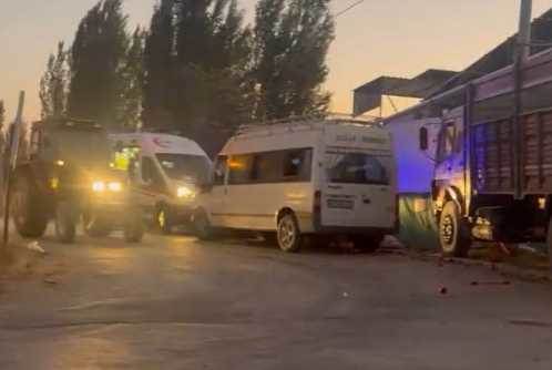 Eskişehir'de işçi minibüsü kaza yaptı: 20 yaralı!