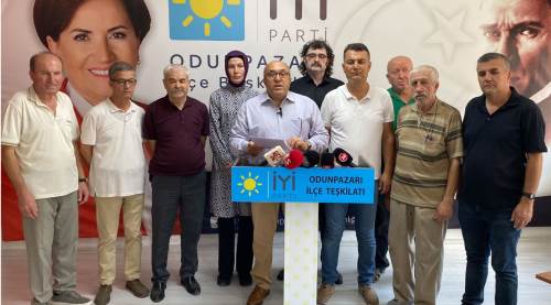 Eskişehir'de İyi Parti haftalık basın açıklamasını yaptı