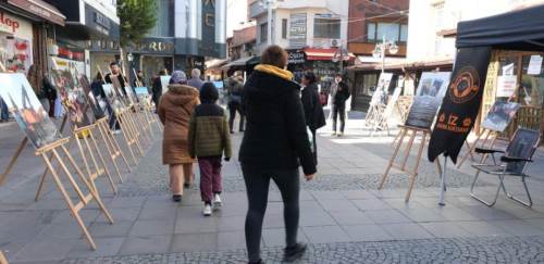 Eskişehir’de İz Derneği'nin sergisine yoğun ilgi!