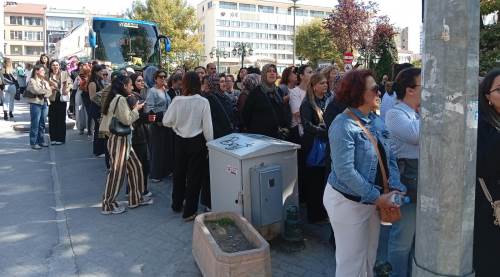 Eskişehir’de izdiham yaratan kampanya: Metrelerce kuyruk oluştu!