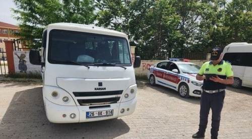 Eskişehir'de jandarma ekiplerinden okul servislerine yönelik denetim